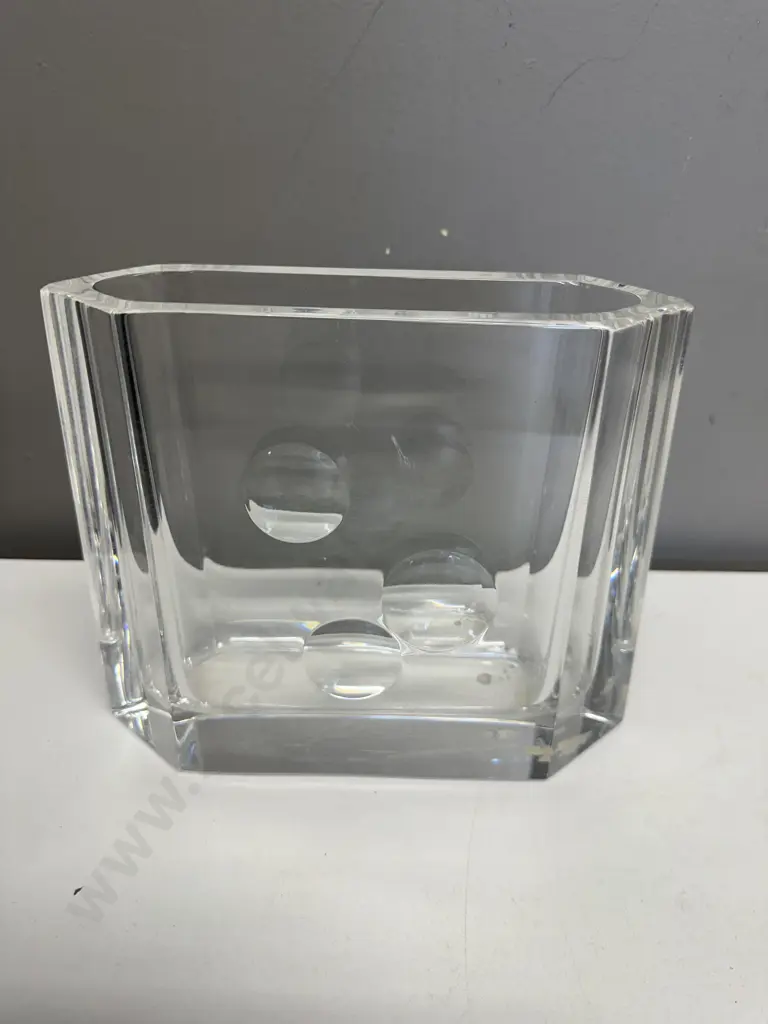 Modern Glass Vase H18,W20,D5cm. Image 1++